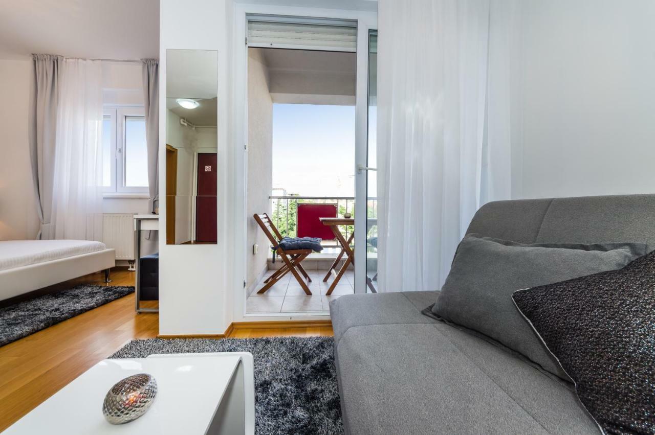 Studio Apartment K & K With Free Garage Zadar Bagian luar foto