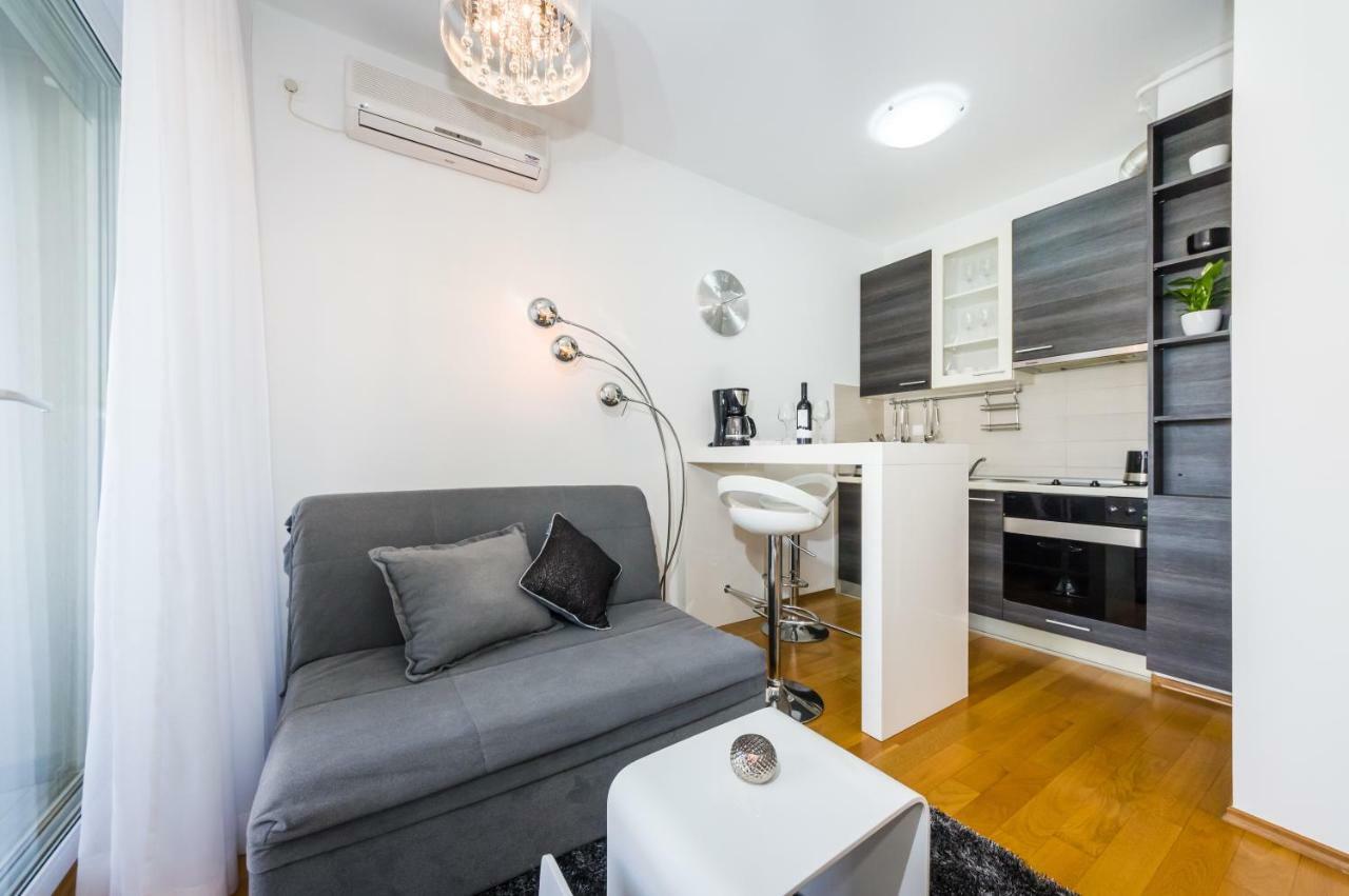 Studio Apartment K & K With Free Garage Zadar Bagian luar foto