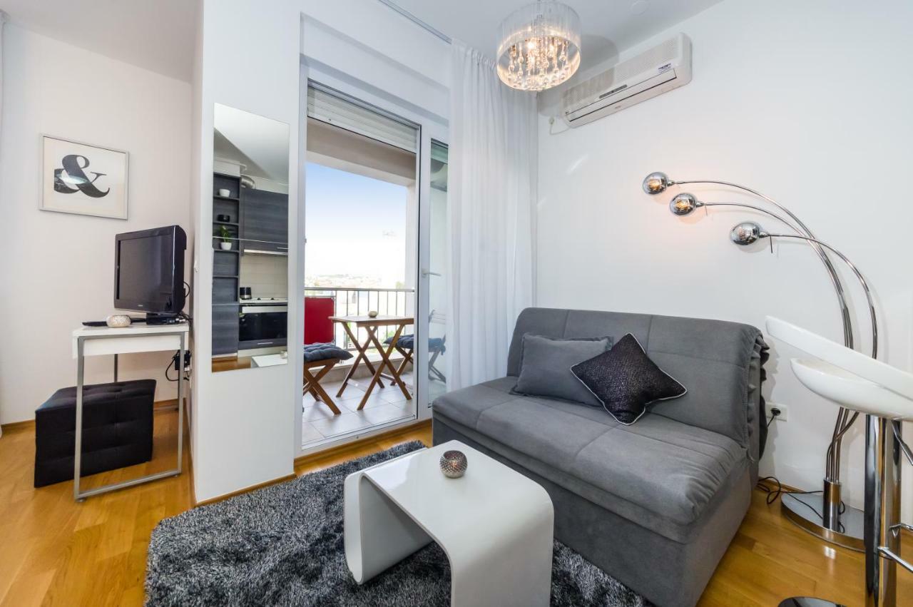 Studio Apartment K & K With Free Garage Zadar Bagian luar foto