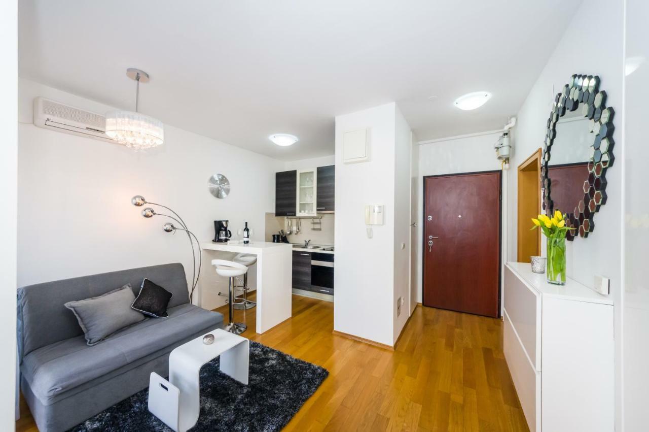 Studio Apartment K & K With Free Garage Zadar Bagian luar foto