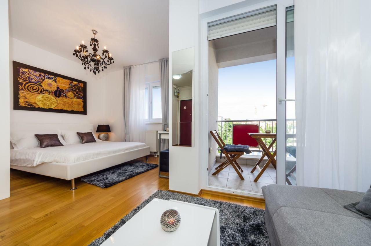 Studio Apartment K & K With Free Garage Zadar Bagian luar foto