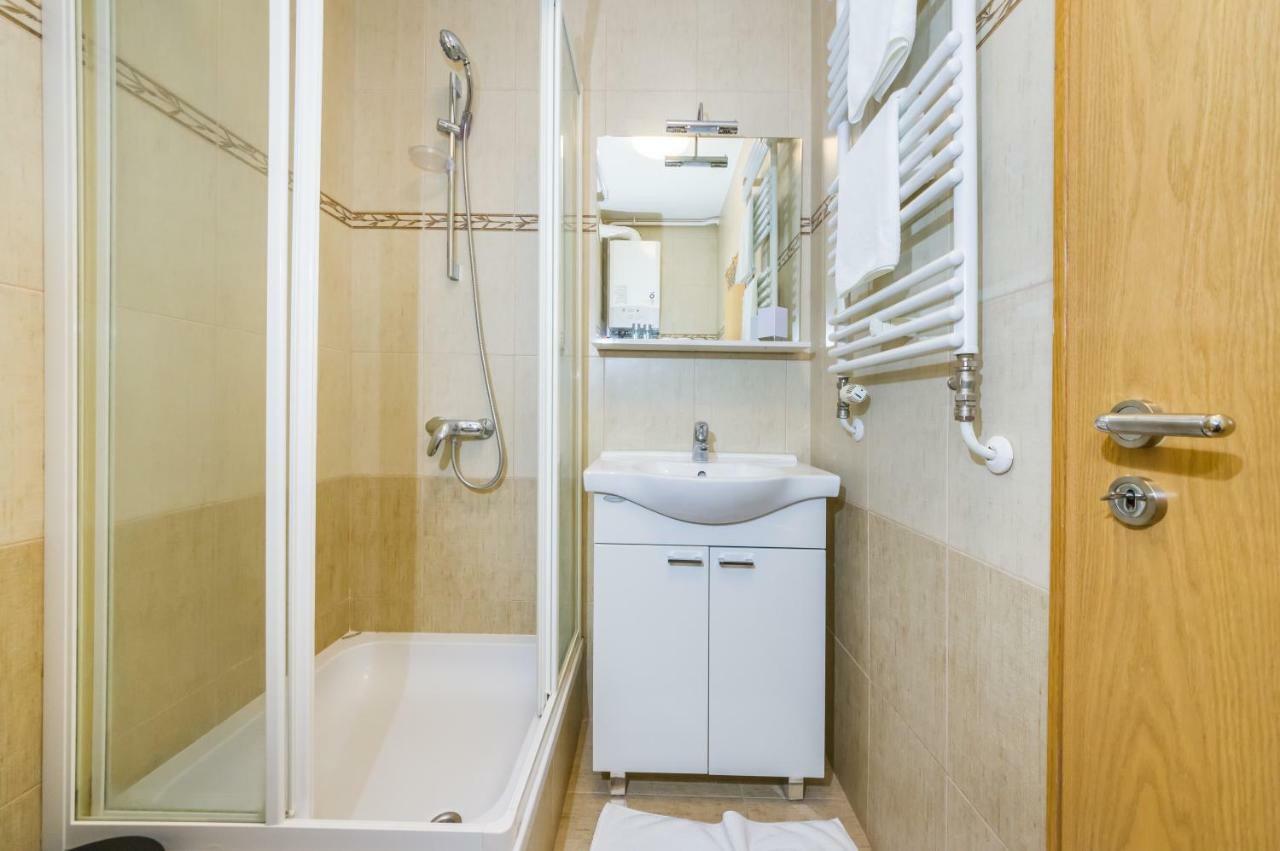 Studio Apartment K & K With Free Garage Zadar Bagian luar foto