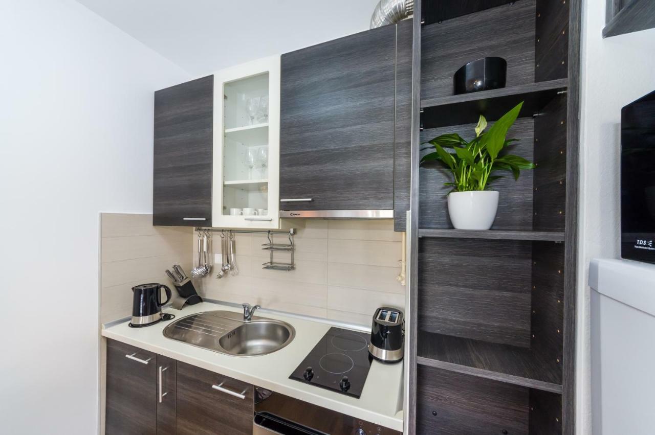 Studio Apartment K & K With Free Garage Zadar Bagian luar foto